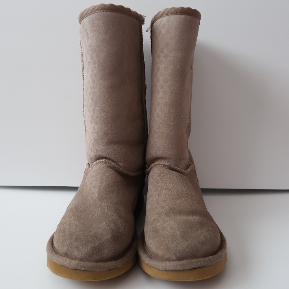 UGG Chestnut Boots Size 7